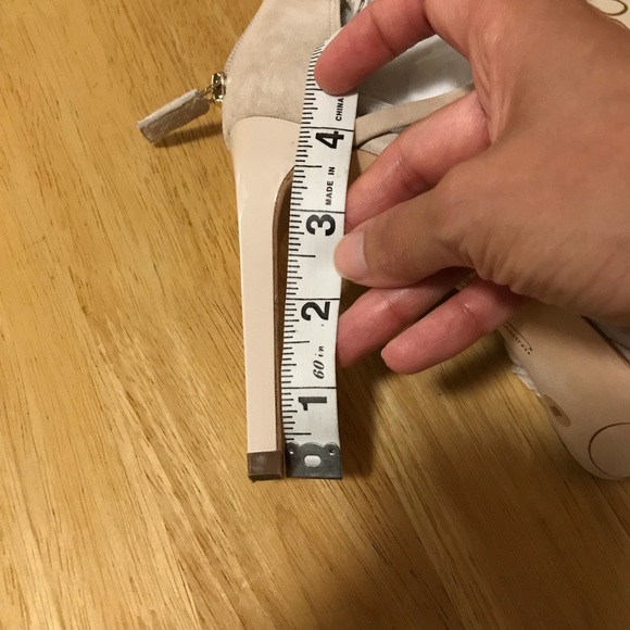 Vince Camuto suede heels - Picture 6 of 7